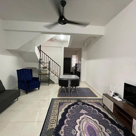 D'Cahaya Homestay Batu Pahat Extérieur photo